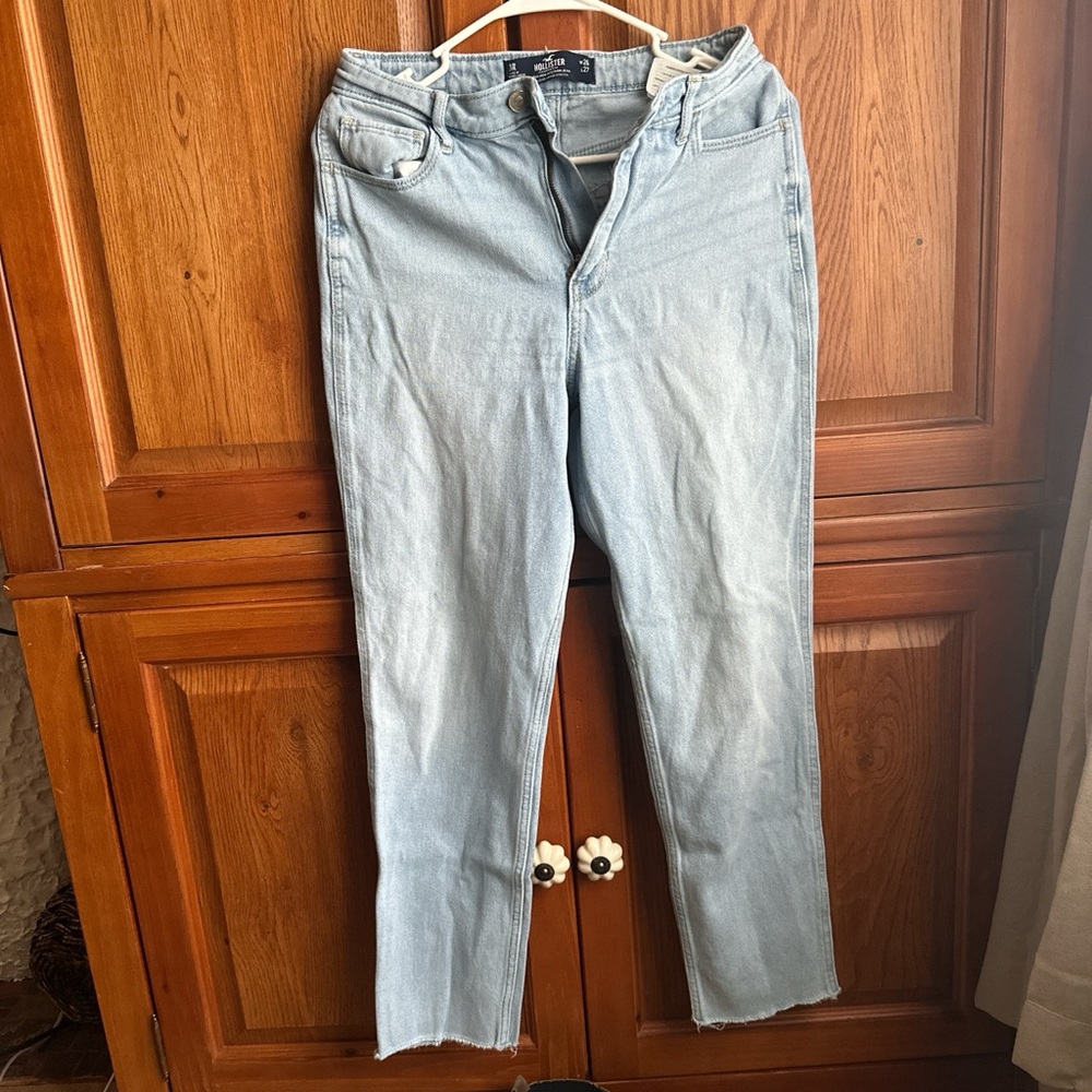 Hollister Women's Light Blue Straight Leg Jeans
